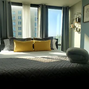 charming-and-bright-daytona-studio-fast-wi-fi.thedaytonabeachhotels.com/